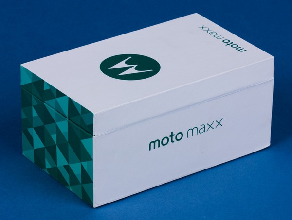 motorola-moto-maxx-box_s.jpg