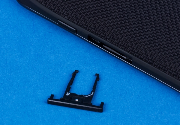 Дизайн смартфона Motorola Moto Maxx