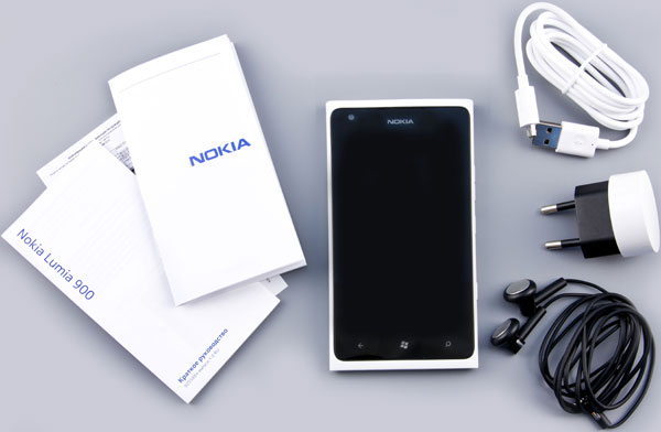 Комплектация смартфона Nokia Lumia 900
