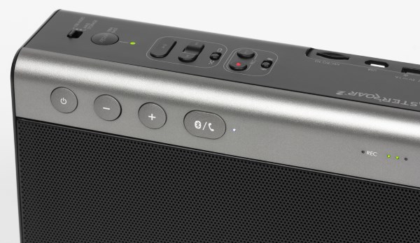 Дизайн колонки Creative Sound Blaster Roar 2