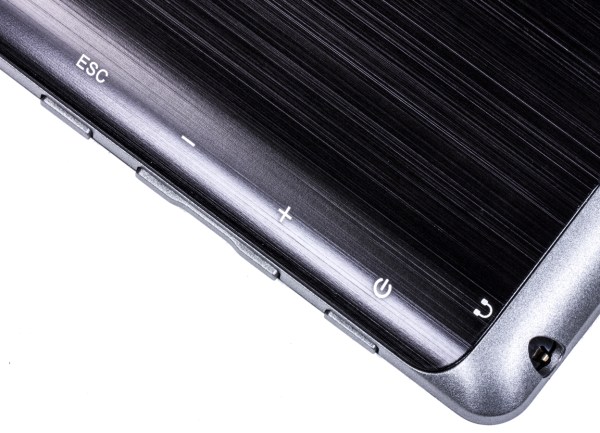 Дизайн планшета Ritmix RMD-758