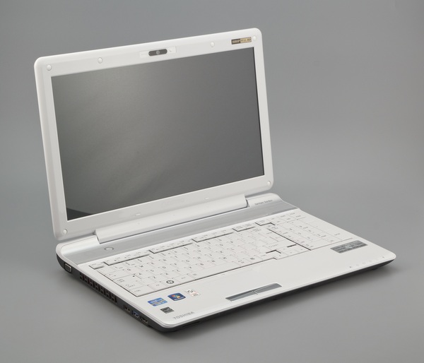 Ноутбук Toshiba Qosmio F750 с 3D-экраном