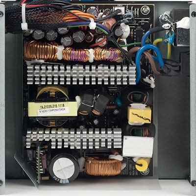 Вид платы блока питания OCZ ZS550