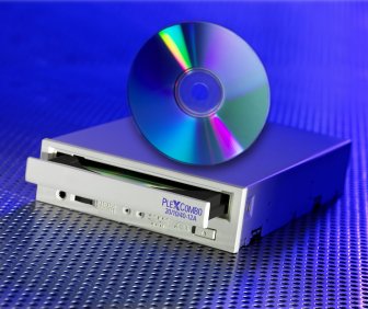 20х скоростной комбо CD-RW/DVD-ROM привод от Plextor
