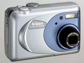 Nikon отзывает цифровые камеры Coolpix 2000