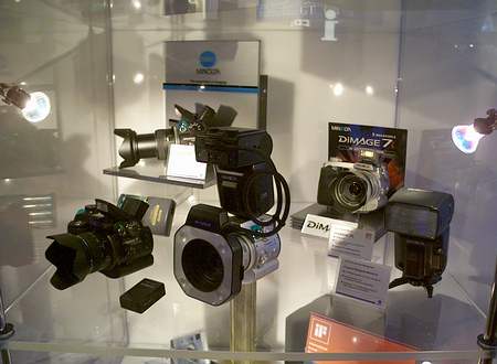 Наши на CeBIT 2003: цифровые камеры