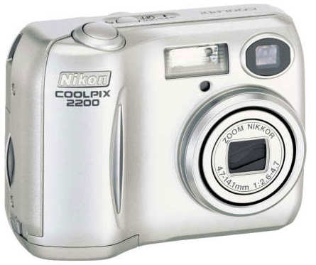 Coolpix 2200 и 3200: новые цифровые камеры Nikon на CES 2004