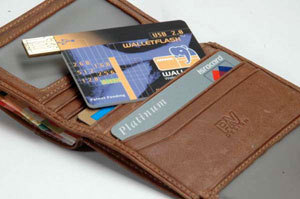 Wallet Flash: накопитель в кредитной карте