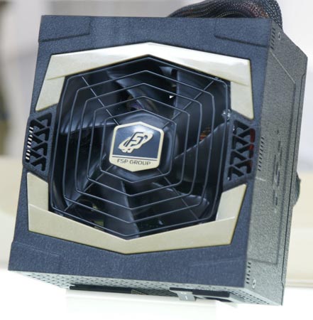 Доступны модели Aurum Gold 90+ AU-600, AU-700, AU-550M, AU-650M и AU-750M