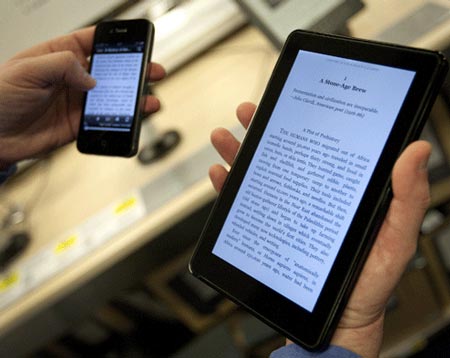 Apple помогла издателям поднять цены на электронные книги