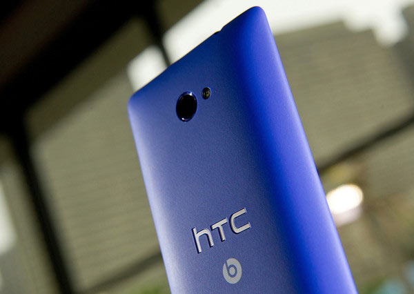 HTC не будет выпускать смартфон с большим экраном и Windows Phone 8