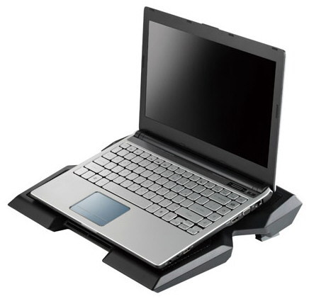 В охлаждающей подставке для ноутбуков Cooler Master NotePal X3 установлен 200-миллиметровый вентилятор 