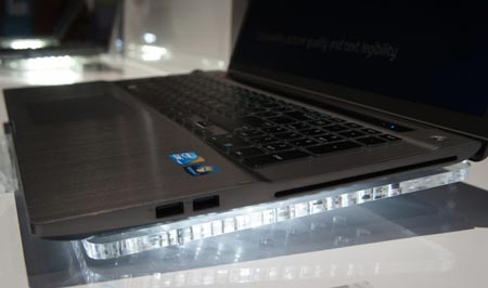 CES 2012: 17-дюймовый ноутбук Samsung Series 7 Chronos 