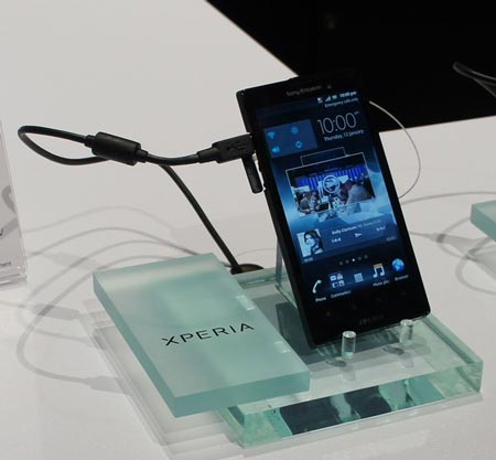 CES 2012: первые смартфоны Sony под собственной маркой, пока полуофициально — Xperia Ion и Xperia S