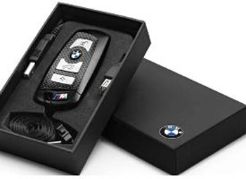 BMW предлагает фирменный флэш-накопитель для поклонников марки