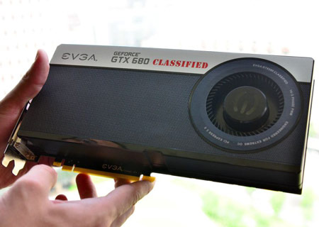 Появились снимки 3D-карты EVGA GeForce GTX 680 Classified