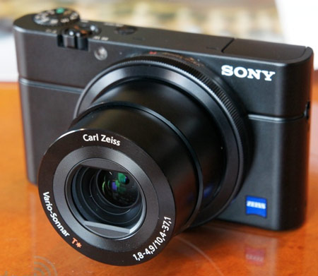Sony Cyber-shot RX100 — первая в мире компактная камера с дюймовым датчиком и светосильным объективом