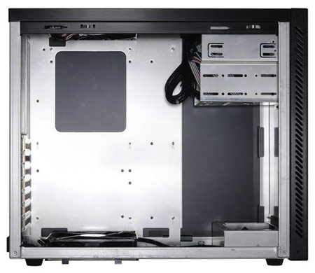 Корпус Lian Li PC-A55 рассчитан на платы типоразмера ATX