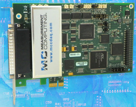 Плата ввода-вывода PCIe-DAS1602/16 для шины PCI Express имеет 16 аналоговых входов