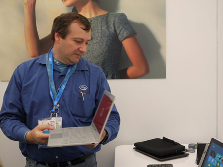 IDF 2012,  : Advanced Technologies Zone,  Acer Aspire S7  NEC LaVie Z