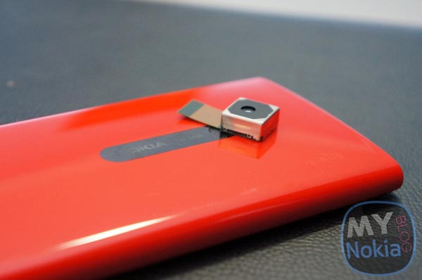 Смартфон Nokia EOS будет оснащен встроенным FM-передатчиком, слотом microSD и выходом micro-HDMI