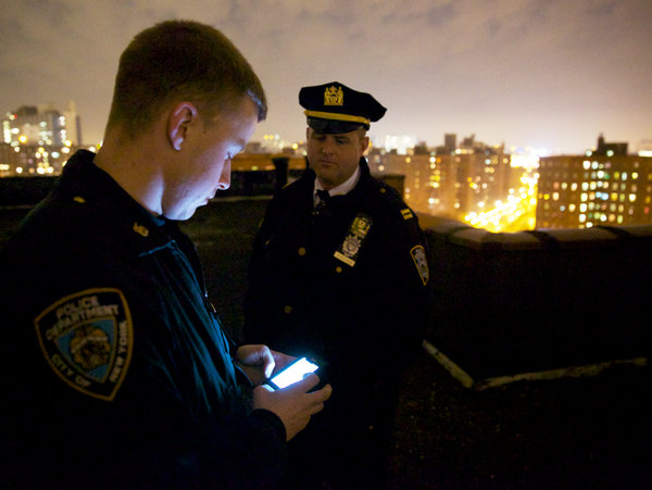 Смартфоны позволяют полицейским моментально получать самые разнообразные данные из служебных баз данных