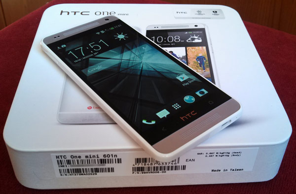 Основой смартфона HTC One mini служит однокристальная система Qualcomm Snapdragon S4