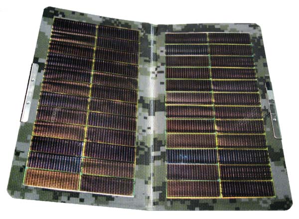Солнечная батарея площадью с листок A4 и массой 115 г способна обеспечить питанием всю электронику американского пехотинца