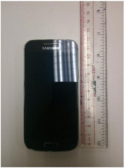 Толщина смартфона Samsung Galaxy S4 mini примерно равна 8 мм