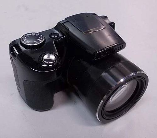 В Сети появились изображения двух компактных камер Canon, включая модель S200