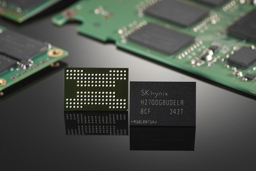 Плотность первых чипов флэш-памяти MLC NAND, выпускаемых SK Hynix по нормам 16 нм, равна 64 Гбит