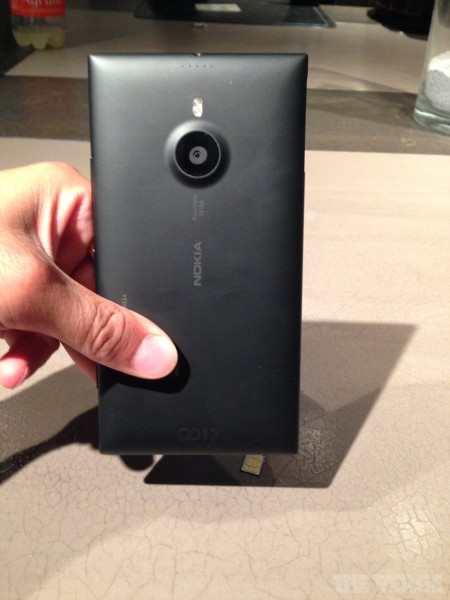 Анонс шестидюймового планшетофона Nokia Lumia 1520 откладывается