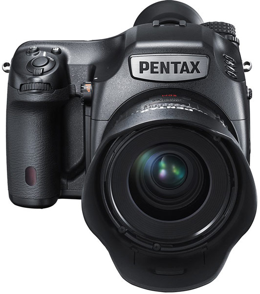 Продажи камеры среднего формата Pentax 645z должны начаться в июне по цене $8499