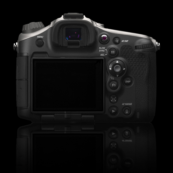Камера Hasselblad HV комплектуется объективом Zeiss Vario-Sonnar T* 2,8/24-70 ZA