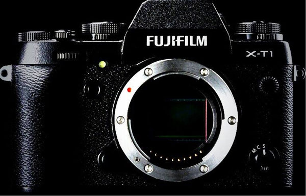 К достоинствам камеры Fuji X-T1 можно отнести корпус из магниевого сплава