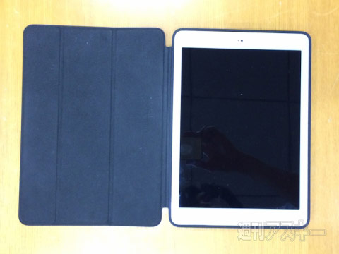 Планшет Apple iPad Air 2 в чехле