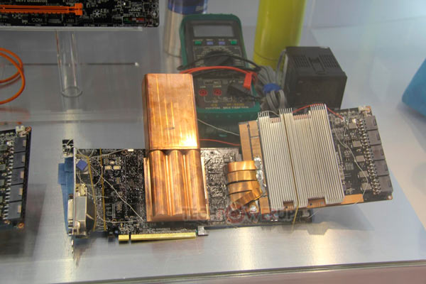 Компания также продемонстрировала свои первые испарители жидкого азота для GPU