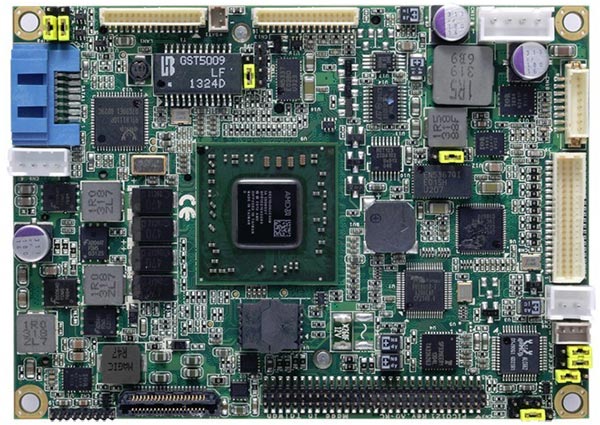 Оснащение Axiomtek PICO121 включает порты Gigabit Ethernet и SATA 6 Гбит/с