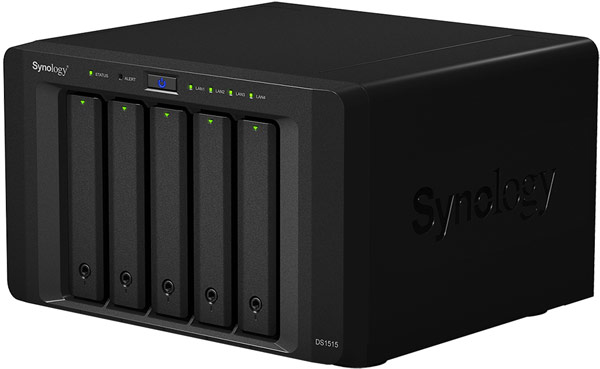 Сетевое хранилище Synology DiskStation DS1515 оснащено четырьмя портами Gigabit Ethernet 