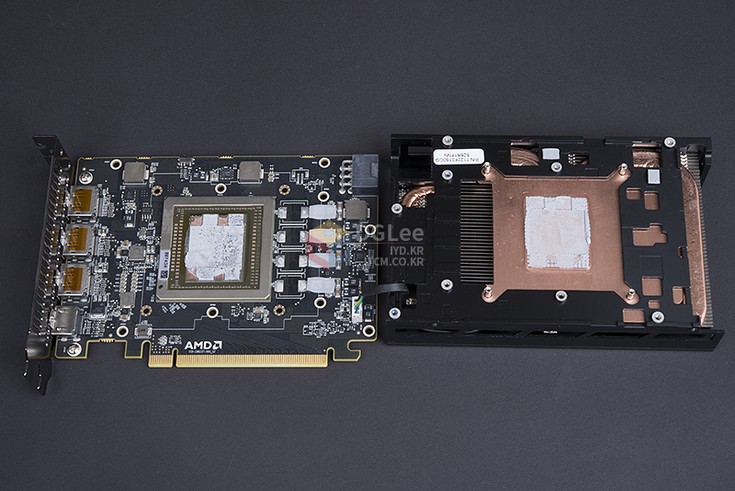 Видеокарта AMD Radeon R9 Nano позирует без охладителя