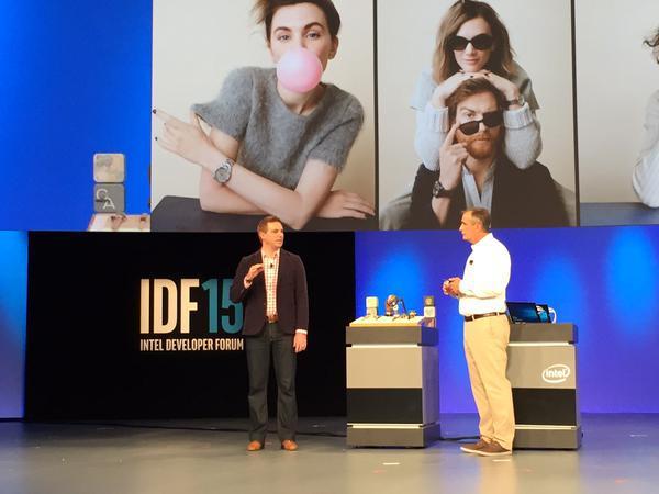 Компания Intel совместно с Fossil показала на конференции разработчиков IDF 2015 новые смарт-часы