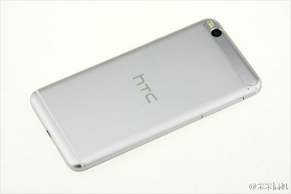 Появились живые фото смартфона HTC One X9