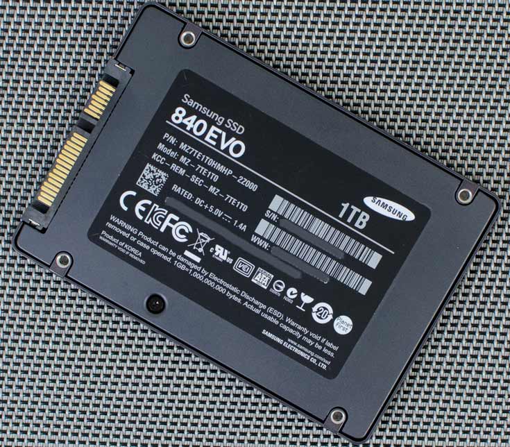 В накопителе 840 EVO, выпущенном в 2013 году, используется флэш-память TLC NAND