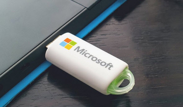 Windows 10 будут распространяться на USB-накопителях