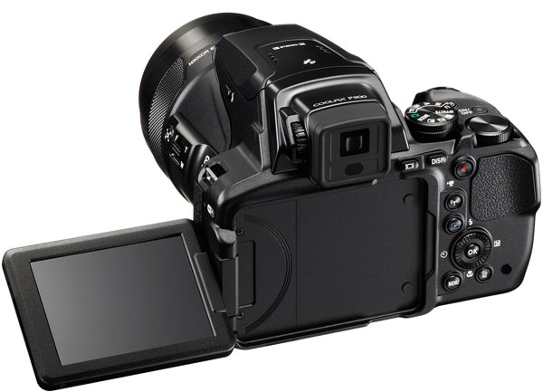 Объектив камеры Nikon Coolpix P900 охватывает диапазон ЭФР 24-2000 мм