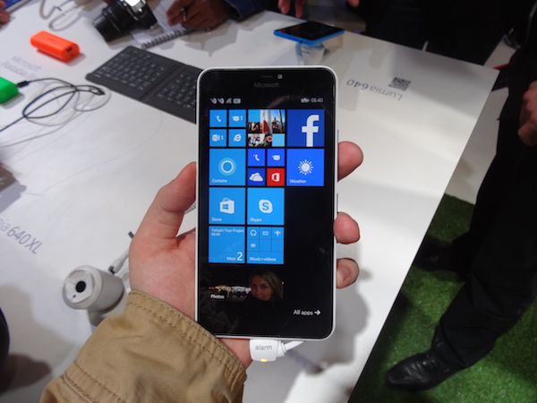 Представлены смартфоны Microsoft Lumia 640 и 640 XL