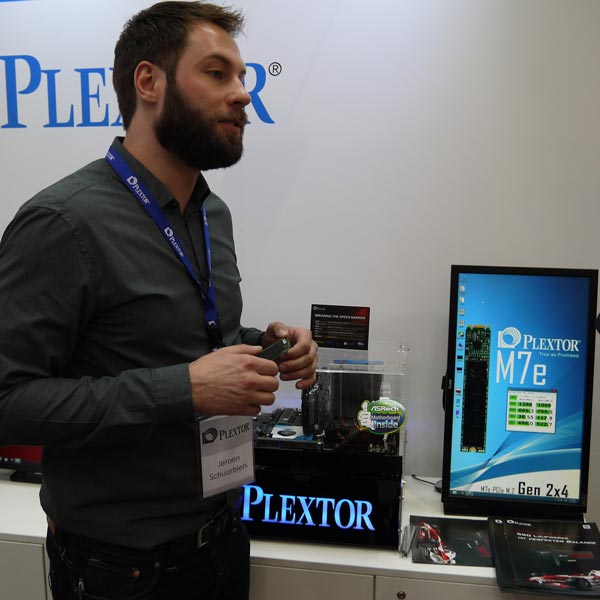 Компания Plextor показала на выставке CeBIT 2015 твердотельный накопитель M7e