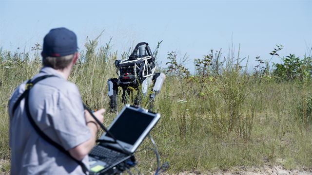 Военные США начали испытания четырехногого робота Spot