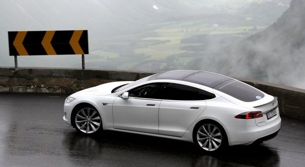 к 2017 году запас хода Model S превысит 1000 км