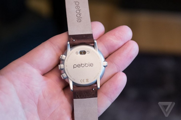 Умные часы Pebble Time Round поддерживают технологию быстрой зарядки